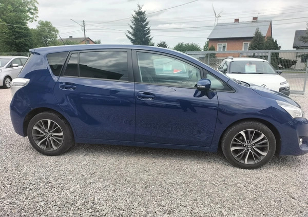 Toyota Verso cena 43500 przebieg: 96000, rok produkcji 2016 z Gliwice małe 79